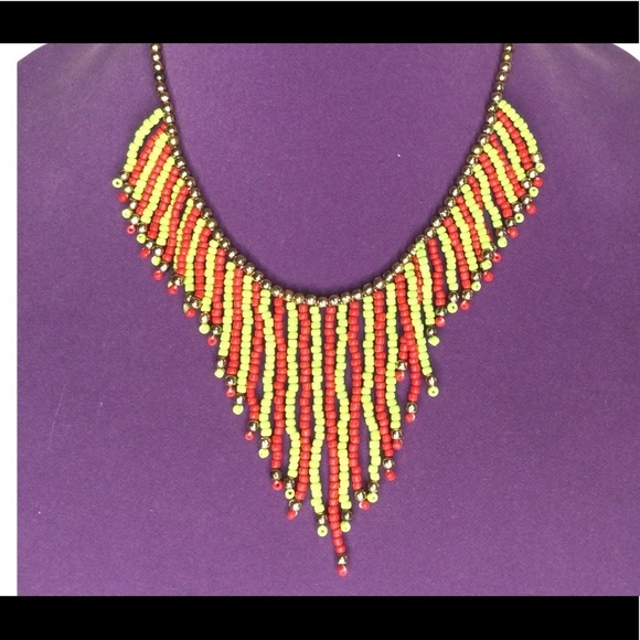 Beautiful beaded statement necklace green& red hanging beads - Picture 5 of 5